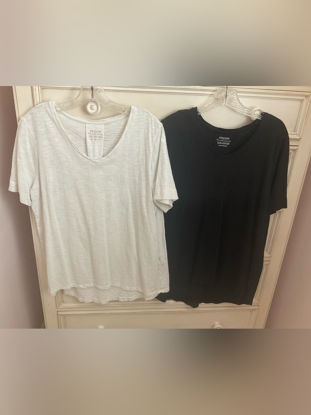 Chico's Short Sleeve Pleated Back Ultimate Tee Duo in White and Black size 2